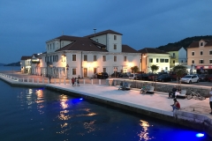 Tisno bei Nacht
