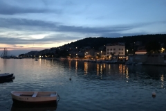 Tisno bei Nacht