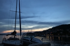 Tisno bei Nacht