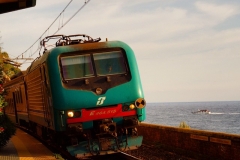 Zugfahrt am Meer - Ligurien